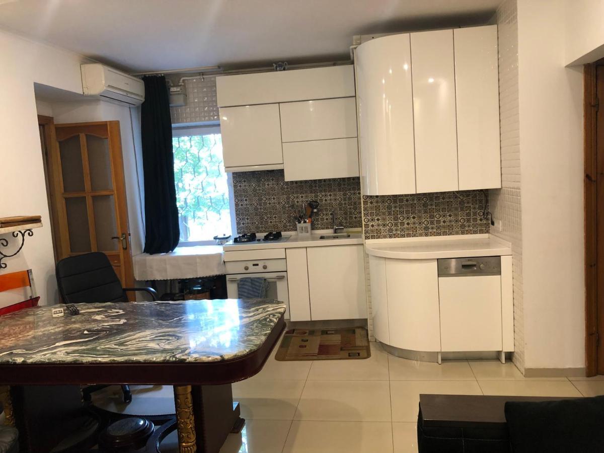 Апартаменты С 2 Спальнями Отрада Odessa Exteriör bild